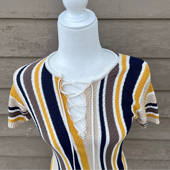 Frame Le Lace crochet lace up top! - Picture 2 of 7